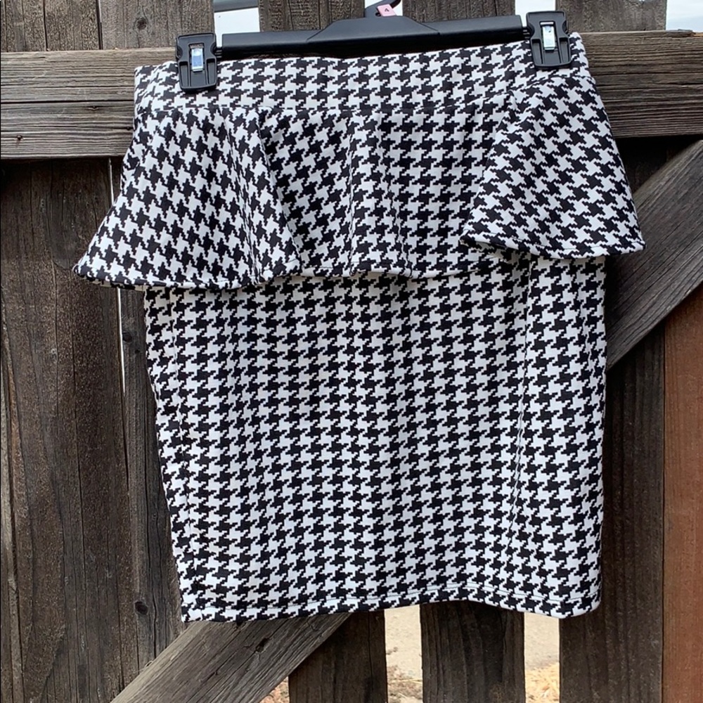 Sensational size medium skirt